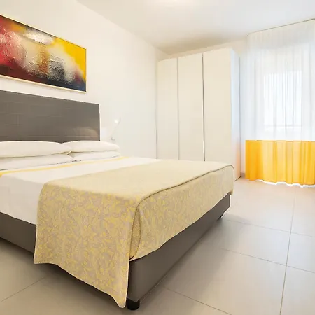 Serenissima Aparthotel 4*