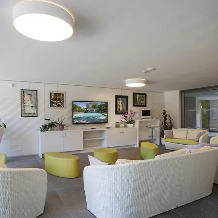 Serenissima Aparthotel