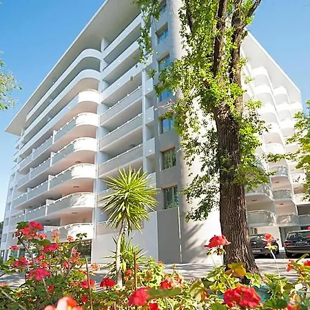 Serenissima Aparthotel 4*