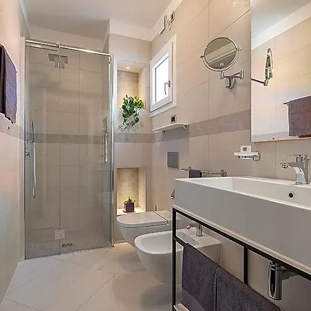 Serenissima Aparthotel 4*