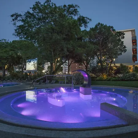 Serenissima Aparthotel 4*